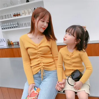 Семейные красочные свитера, одежда для мамы, мамы и дочки, свитер с принтом для семьи, подходящая одежда, зимняя одежда